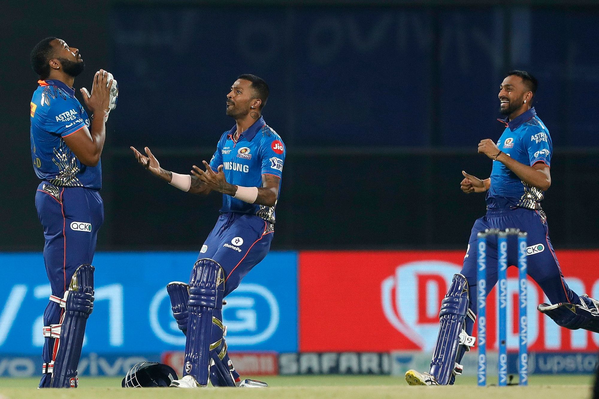 Twitter reacts to Kieron ‘Alien’ Pollard propelling Mumbai to an unlikely win