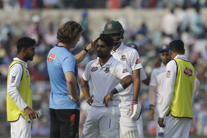 Concussion substitute decision must be left to umpire and physio, not batsman, says Harsha Bhogle
