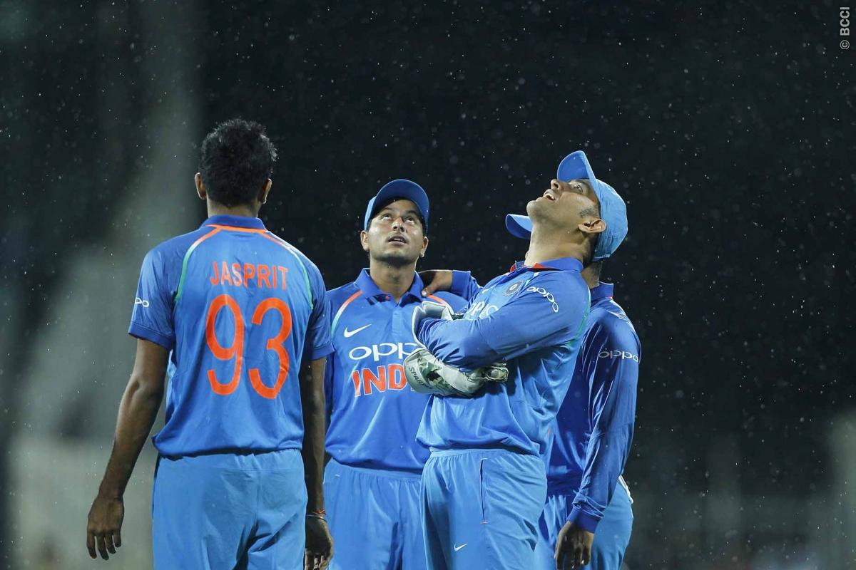 VIDEO | 'Dhoni Reveiw System' fails as third umpire denies wicket despite MS Dhoni forcing umpire to go upstairs
