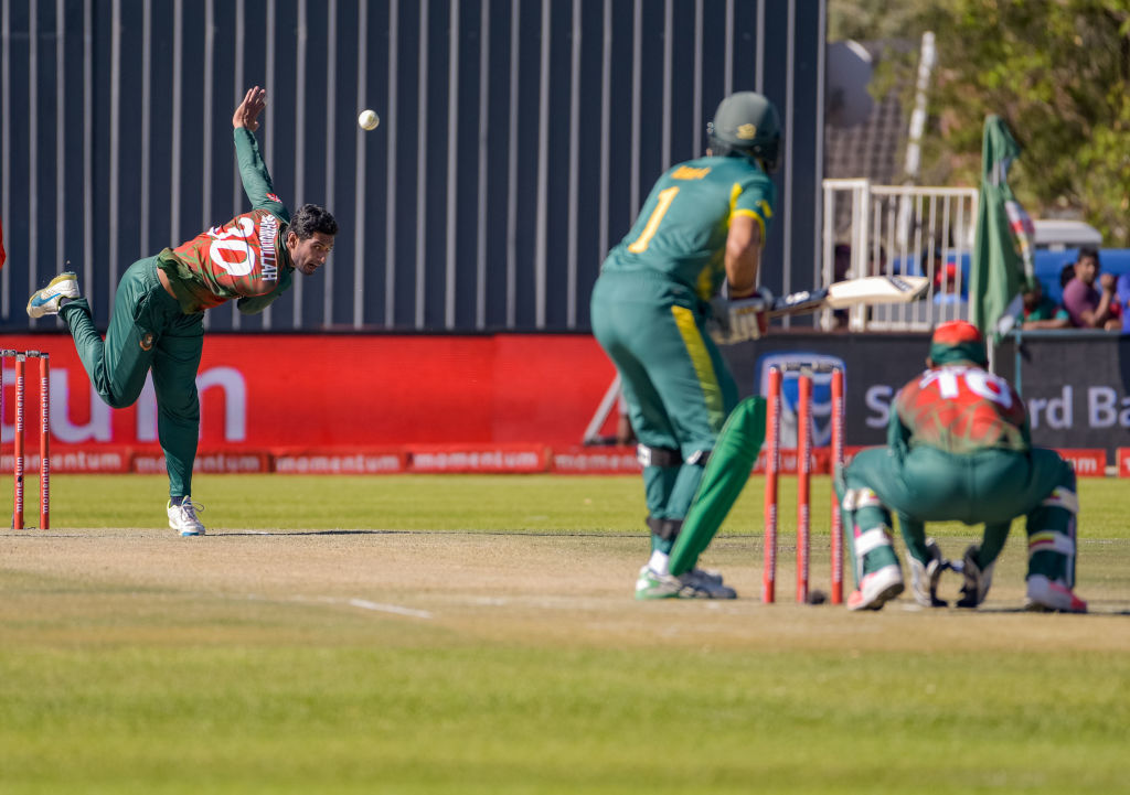 Mahmudullah back to bowling long spells after recovering from a shoulder injury