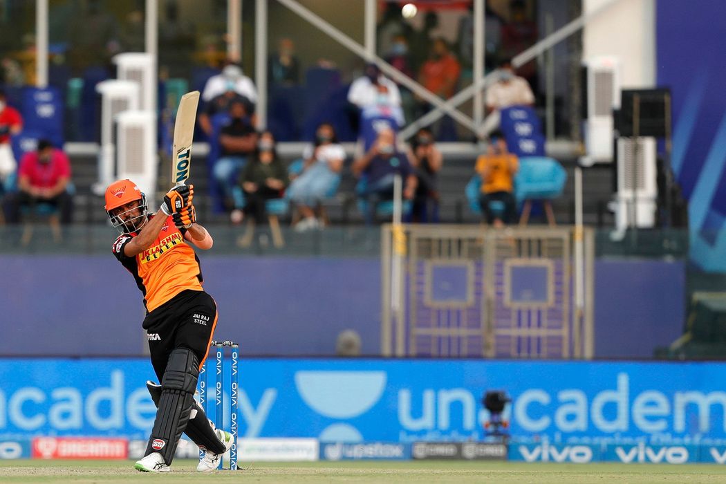 Twitter reacts to Manish Pandey inventing new shot by unleashing front-kick uppercut