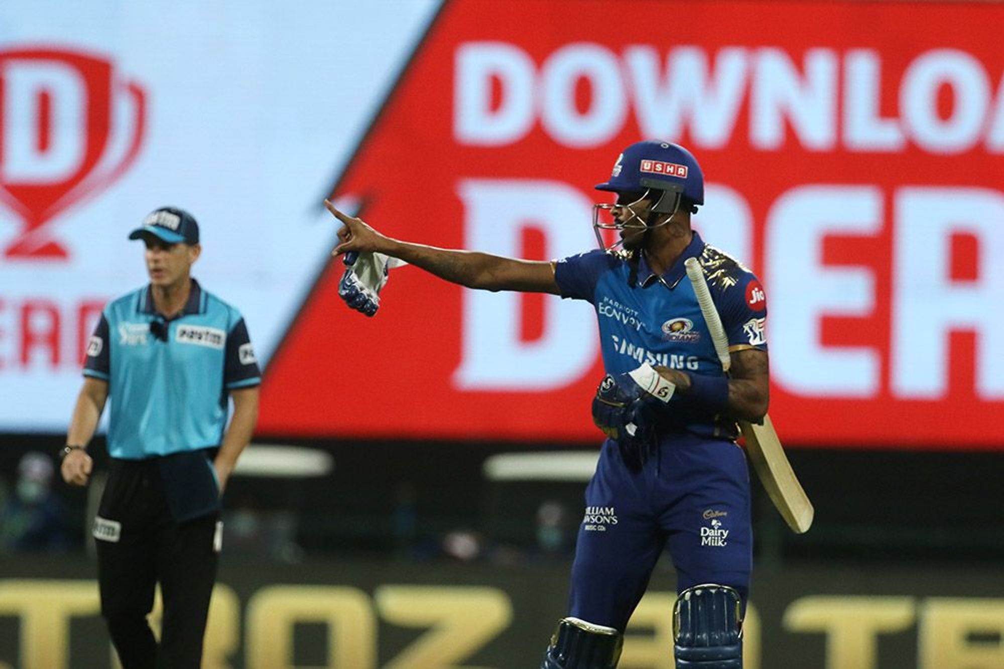Twitter reacts to Chris Morris exchanging words with Hardik Pandya after taking his wicket
