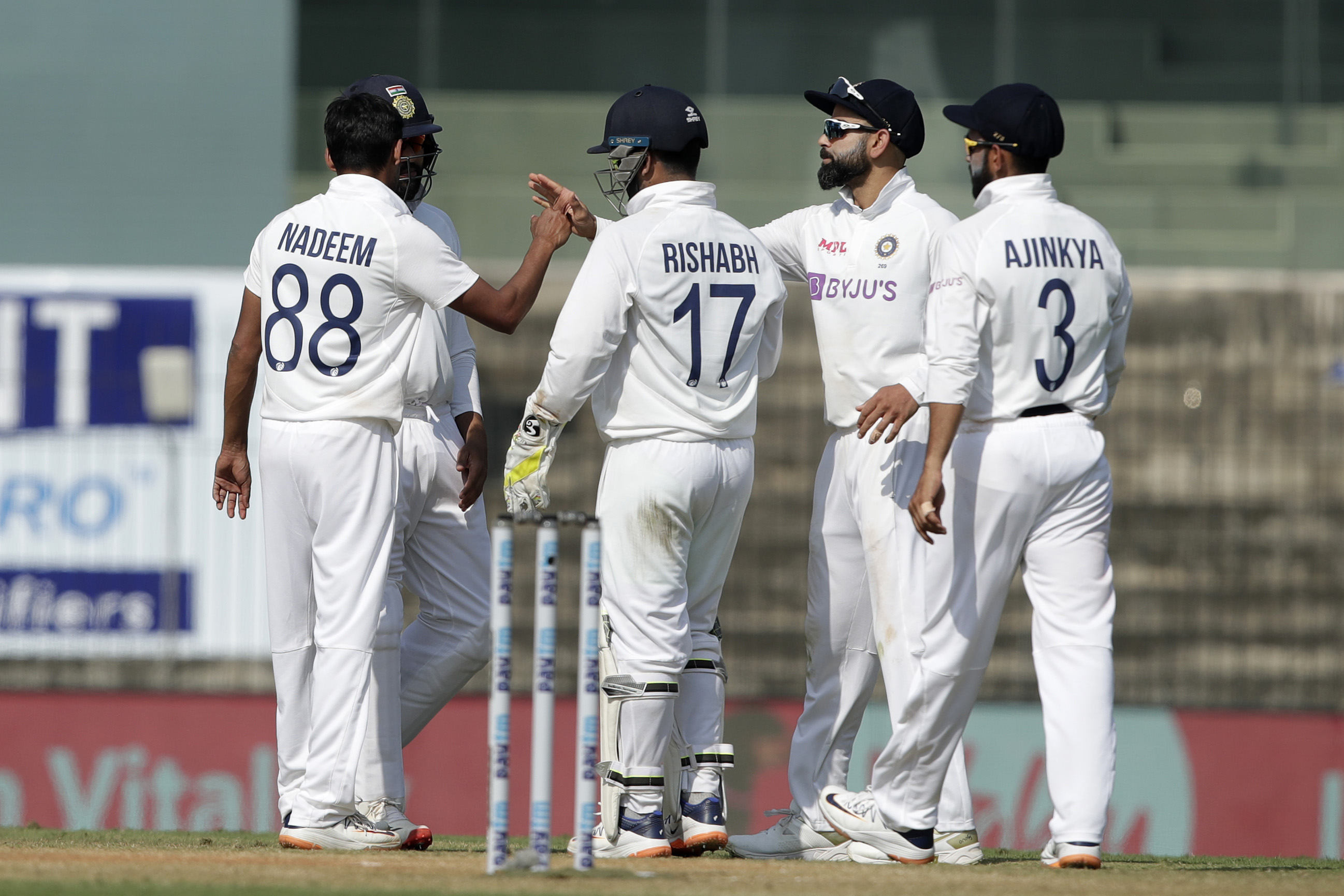 Twitter reacts to 'clueless' Rishabh Pant moving in the opposite direction of the ball