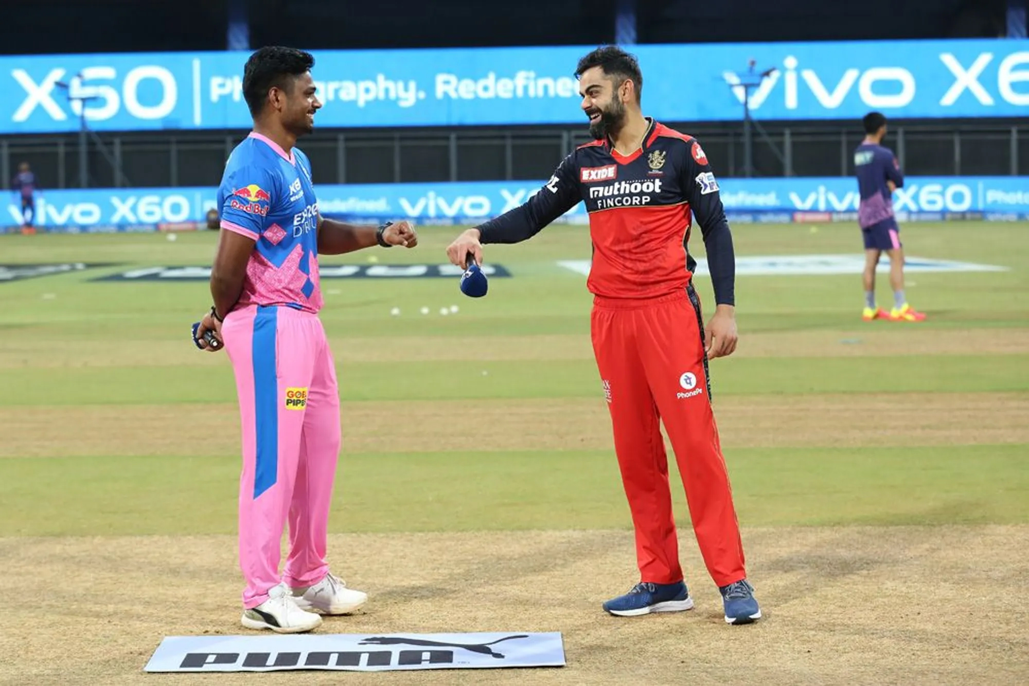 Twitter reacts to Kohli hilariously forgetting that he won the toss as he's left astonished at calling it right