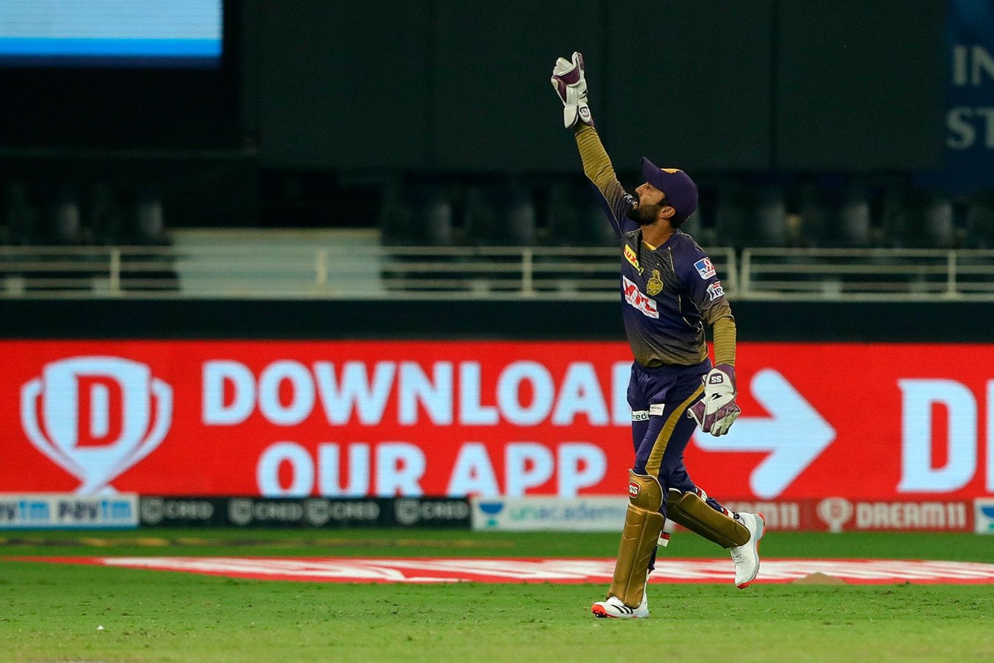 VIDEO | Flying Dinesh Karthik takes stunning one-handed grab to leave Stokes mortified