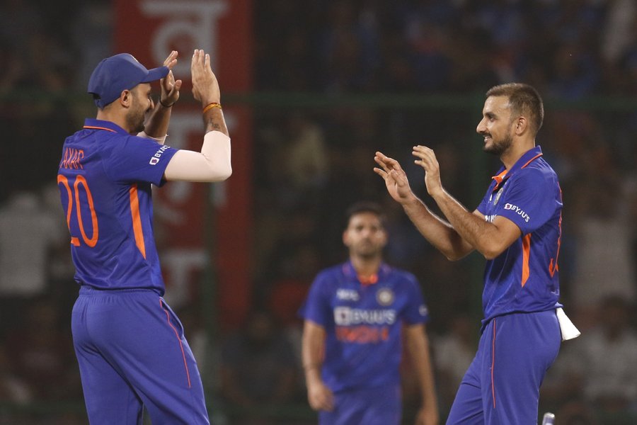 IND vs SA 2022, 1st T20I | Internet reacts as Harshal Patel and Hardik Pandya take a chill pill after ‘dangerous’ Dwaine Pretorius' wicket