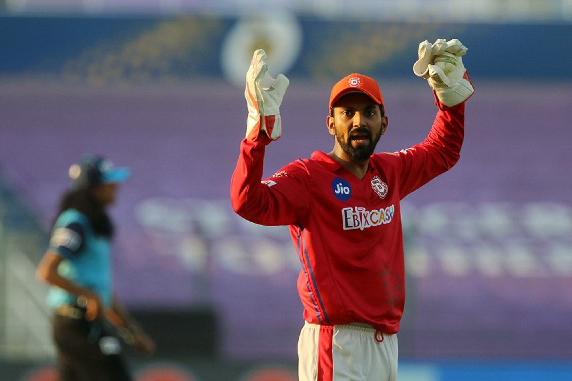 Twitter reacts to KL Rahul pulling off a ‘Kohli’ after umpire’s dubious not-out decision