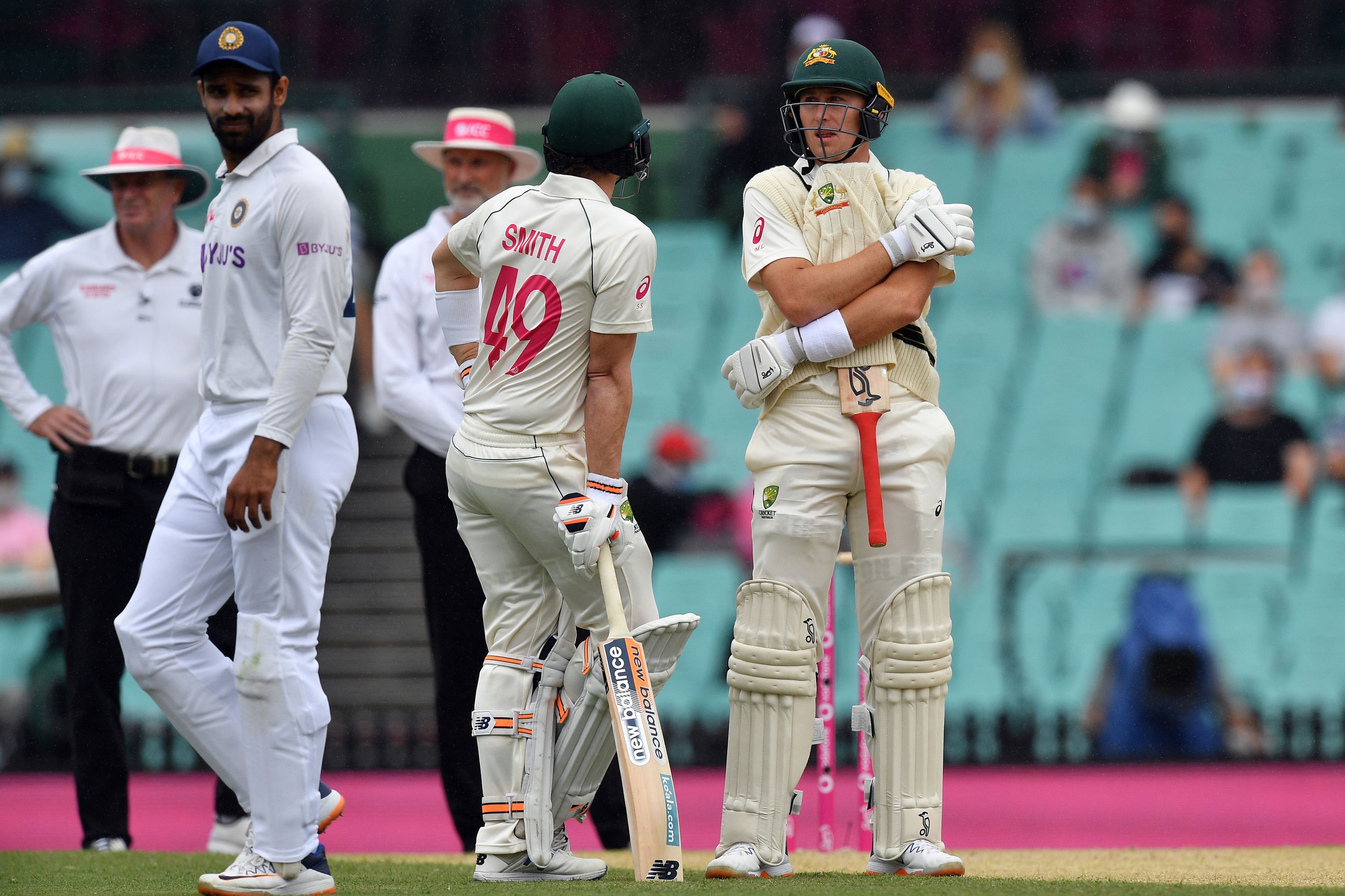 VIDEO | 'Weirdo' Marnus Labuschagne hilariously pesters Shubman Gill in attempt to distract youngster