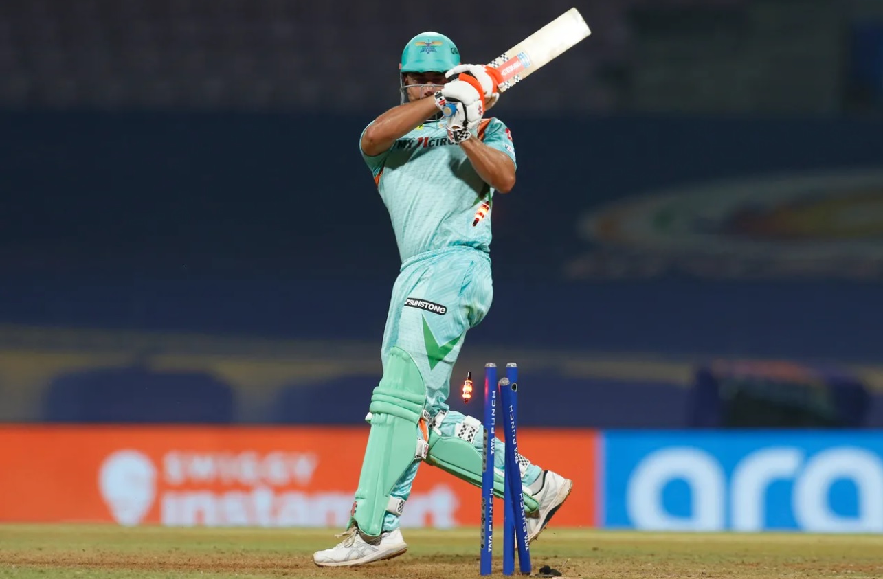 IPL 2022 | Marcus Stoinis reprimanded for a furious outburst at umpire during game against Royal Challengers Bangalore