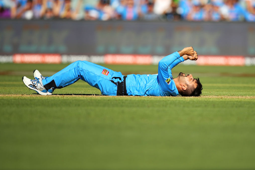 VIDEO | Magician Rashid Khan comes up with innovative way to appeal by rolling on the floor