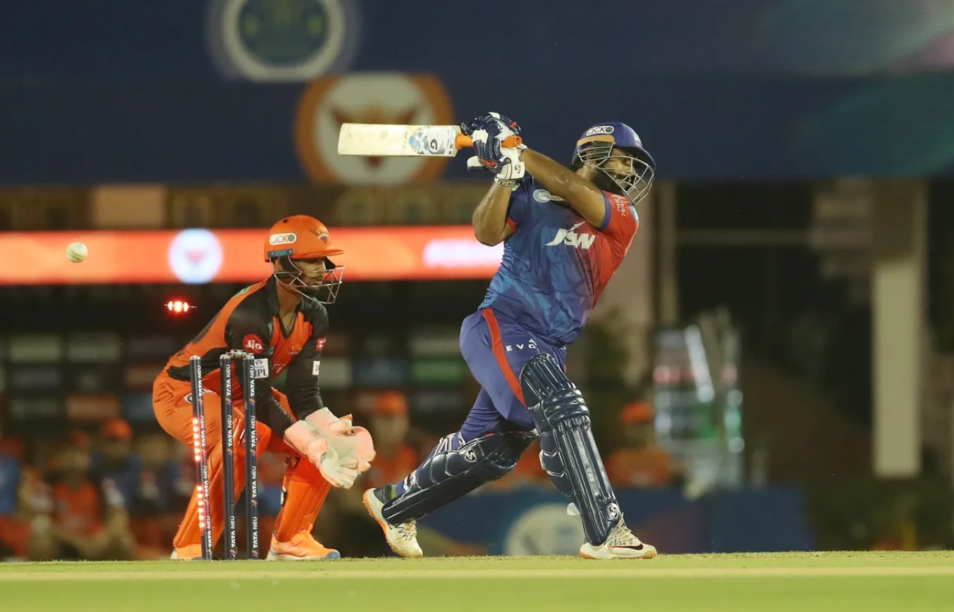 IPL 2022, DC vs SRH | Twitter reacts as Rishabh Pant gets clean bowled after smashing hat-trick of sixes
