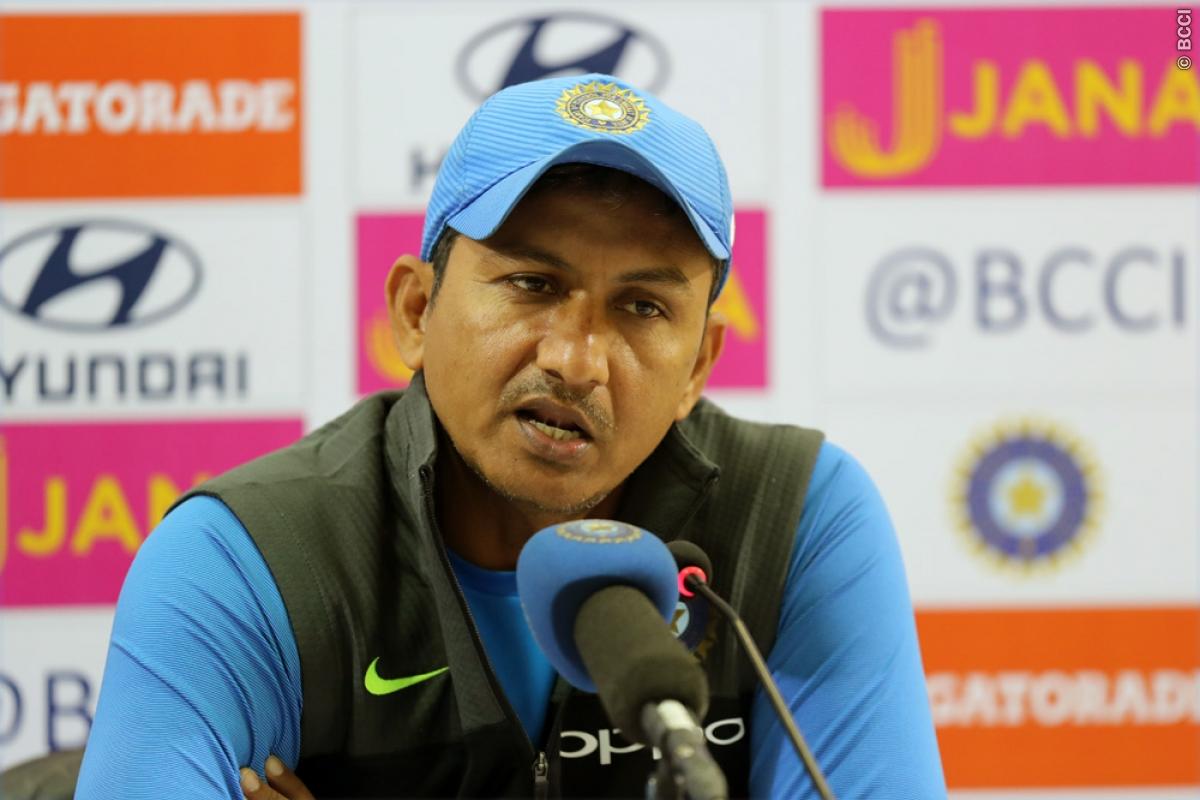 ICC World Cup 2019 | We’re very happy with the intent MS Dhoni is batting with, claims Sanjay Bangar