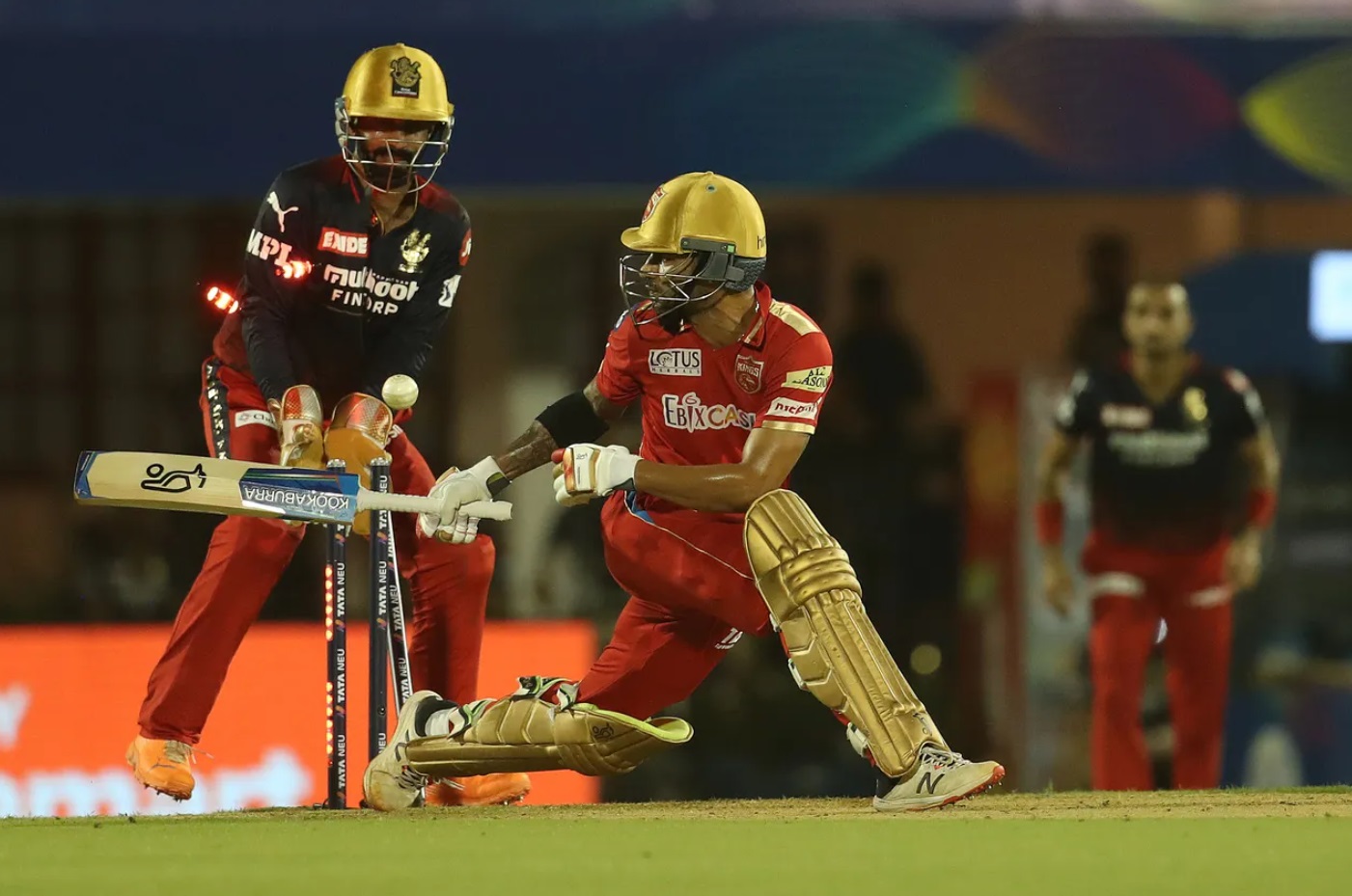 IPL 2022, RCB vs PBKS | Twitter reacts as Shikhar Dhawan departs after attempted slog-sweep, rightly predicted by Dinesh Karthik