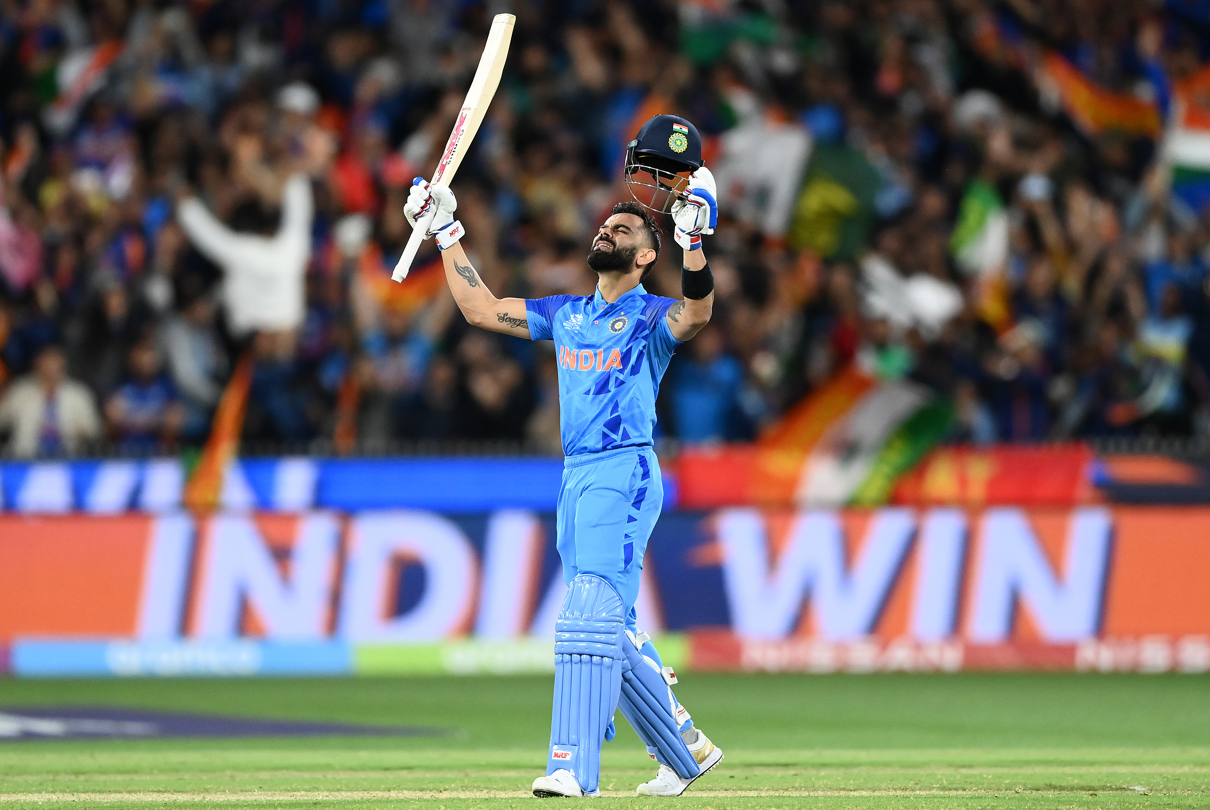 ICC World T20 | Twitter reacts to Virat Kohli’s audacious six over Haris Rauf’s head leaving everyone in awe