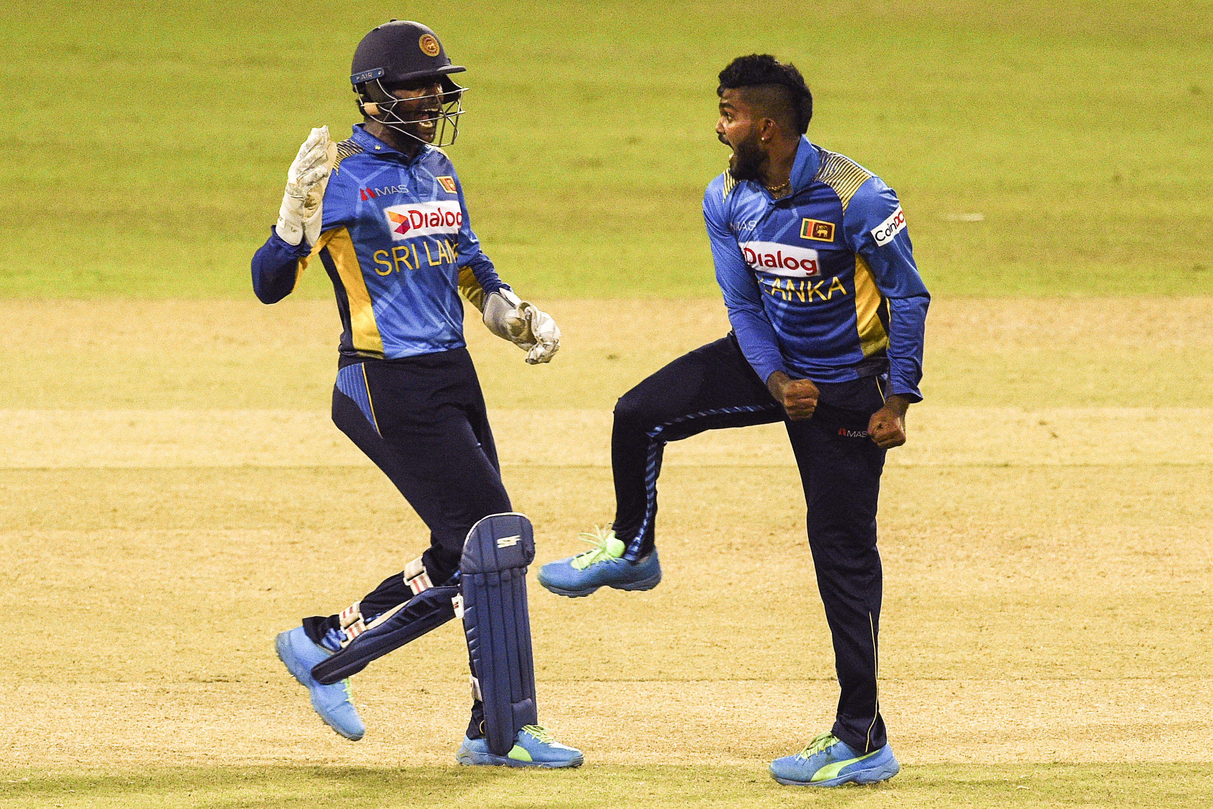 Twitter reacts to Nitish ‘cheeky’ Rana fooling both wicketkeeper and umpire with a reverse sweep