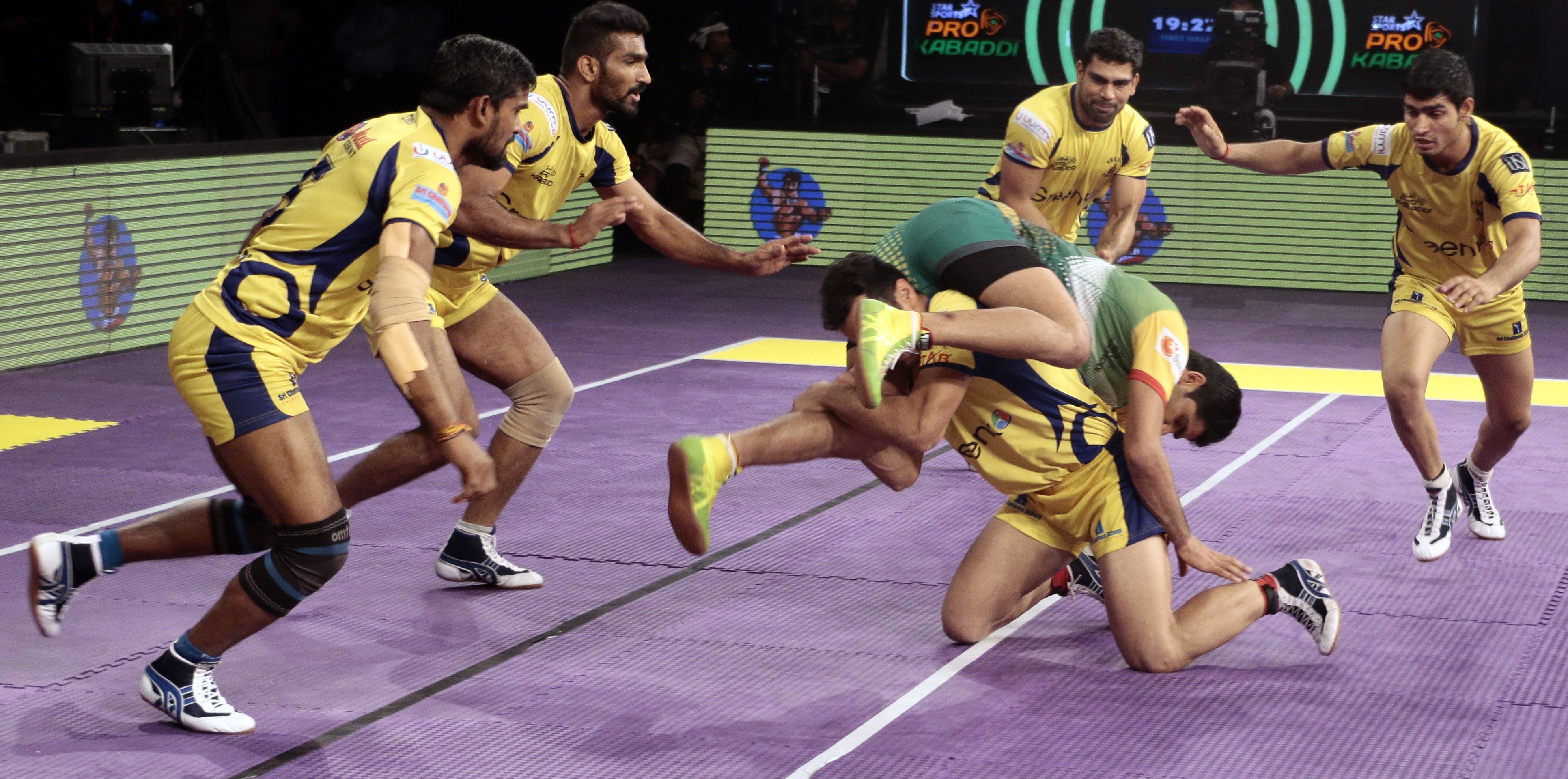 Pro Kabaddi: Telugu Titans beat Patna to keep semi hopes alive