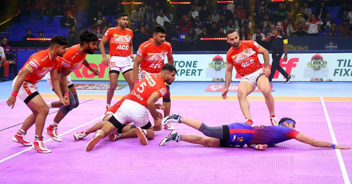Ashu Malik’s Heroics and Nitin’s Blunder Hand Dabang Delhi 36-35 Win