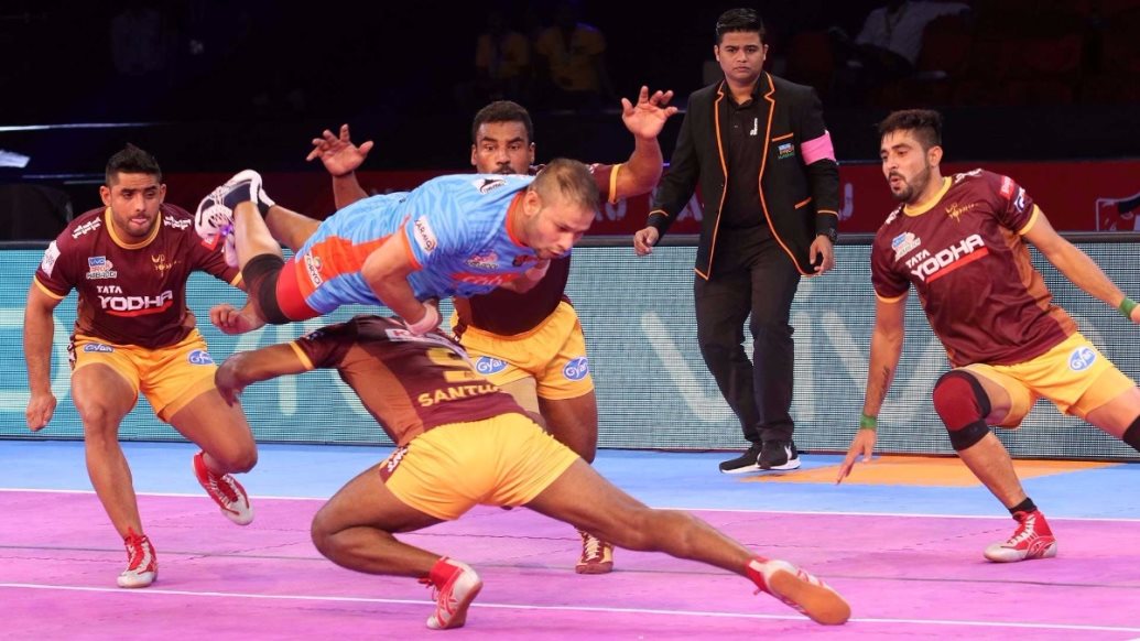 PKL | WATCH | Vinod Kumar’s leap snatches two points for Bengal Warriors