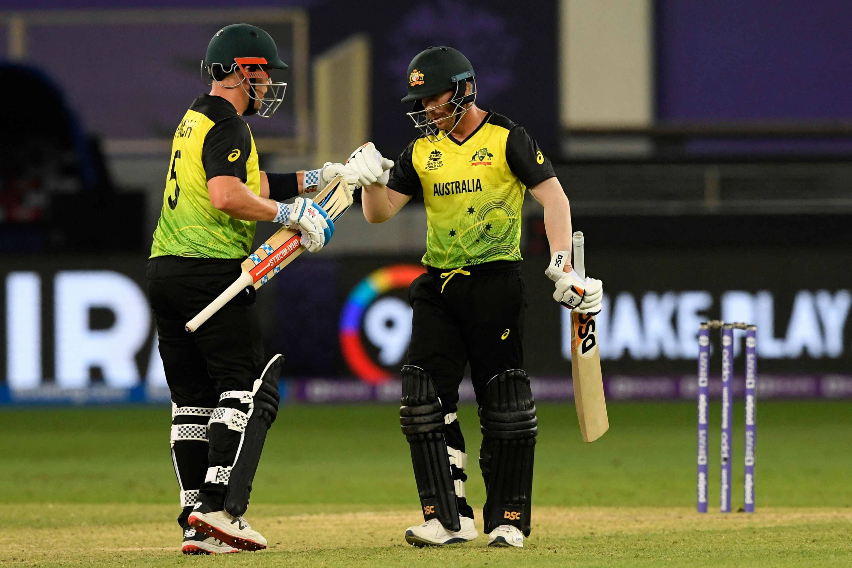 T20 World Cup 2021 | Twitter reacts as David Warner returns to form to set up Australia's dominant win over Sri Lanka