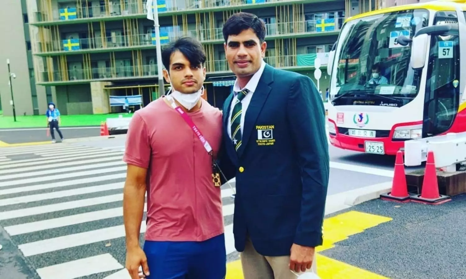 World Champion Neeraj Chopra's gold medal effort wins accolades from across the border
