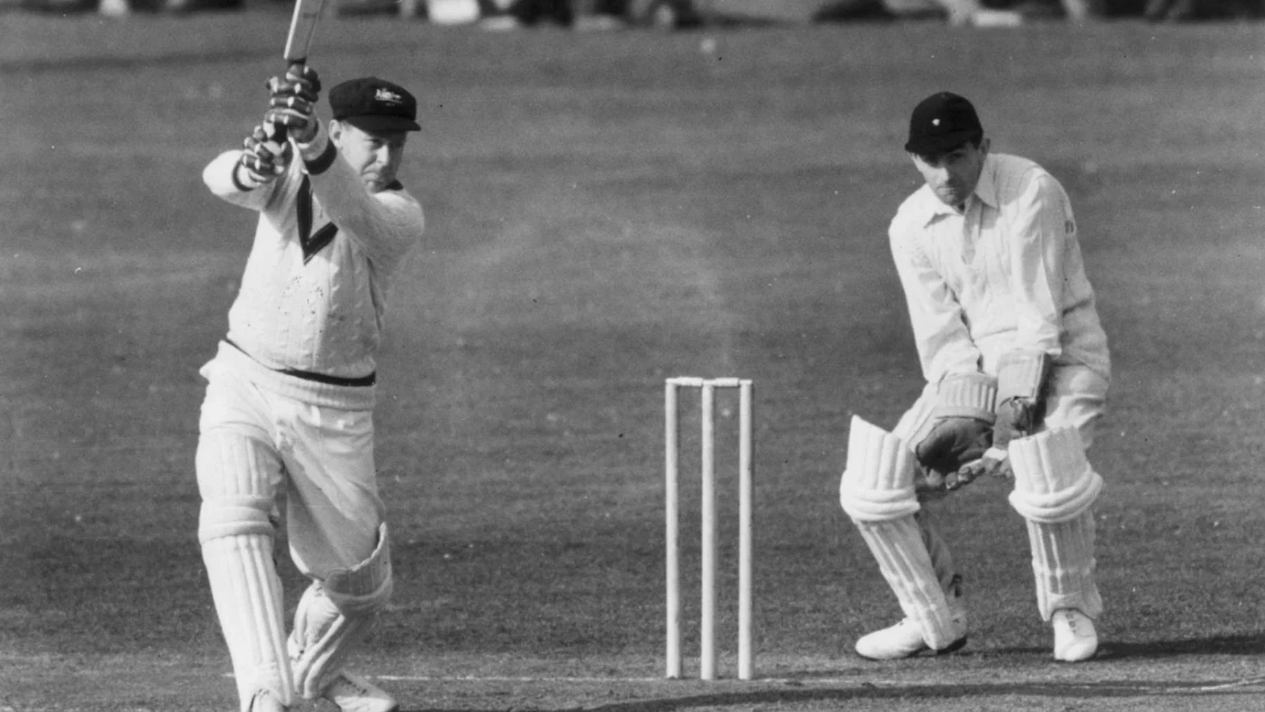 Arthur Morris was born on 19 January 1922.