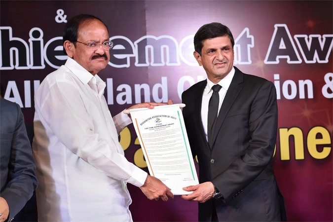 Prakash Padukone awarded Lifetime Achievement Award by BAI