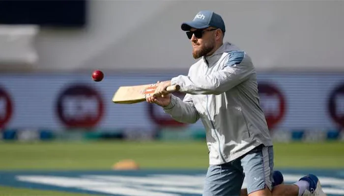 Brendon McCullum conducting a fielding session of the England team.