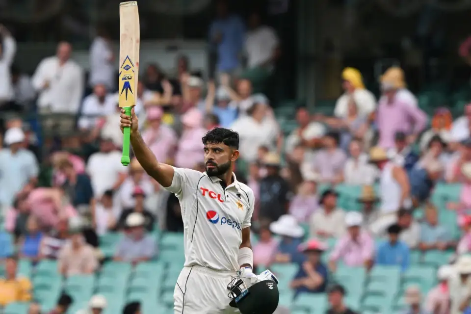 AUS vs PAK | Twitter reacts as resilient Pakistan frustrate Australia after early collapse on Day 1