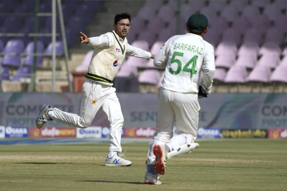 SL vs PAK | Twitter in splits as Abrar and Samarawickrama unveils Test cricket’s hilarious side with treasure hunt