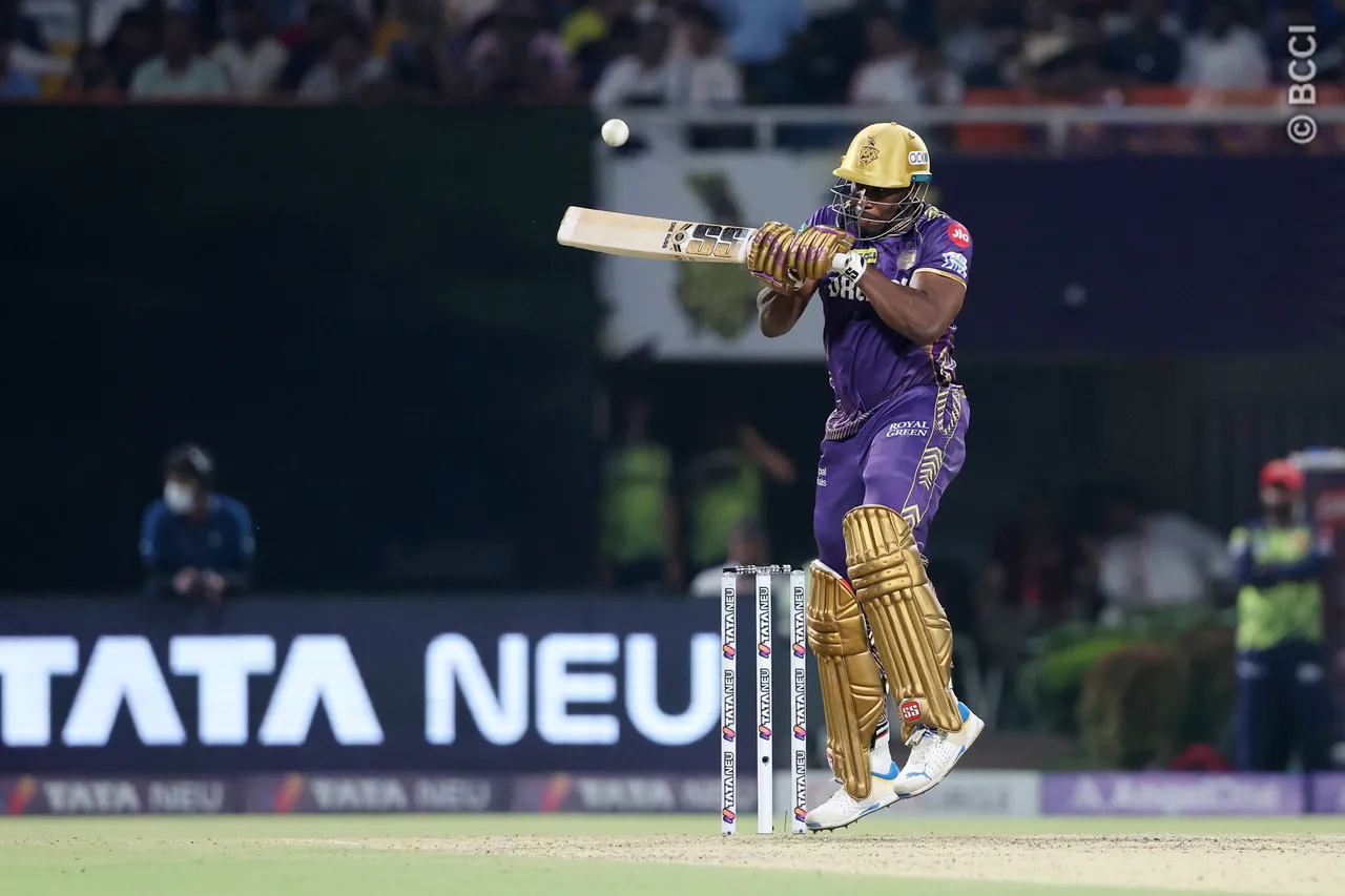 KKR vs PBKS | Twitter reacts to Russell laughing off Curran's intimidation tactics before meting out punishment
