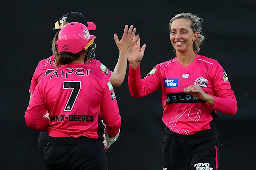 WBBL | Ashleigh Gardner runs through Perth Scorchers with fifer as Sydney Sixers win big in opener