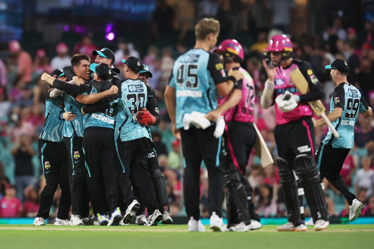 WATCH, BBL Final | Bowling clinic propels Brisbane Heat to title after a decade with 54-run win over Sydney Sixers