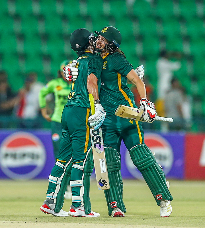 AI. Simulation, PAK-W vs SA-W | South Africa achieve fourth clean sweep series win against Pakistan with 14-run win