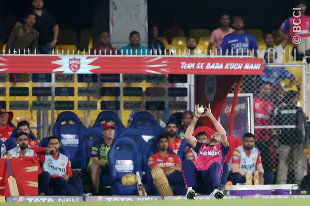 IPL 2024 | Twitter reacts to Chahal’s hilarious lying down catching to remove Prabhsimran