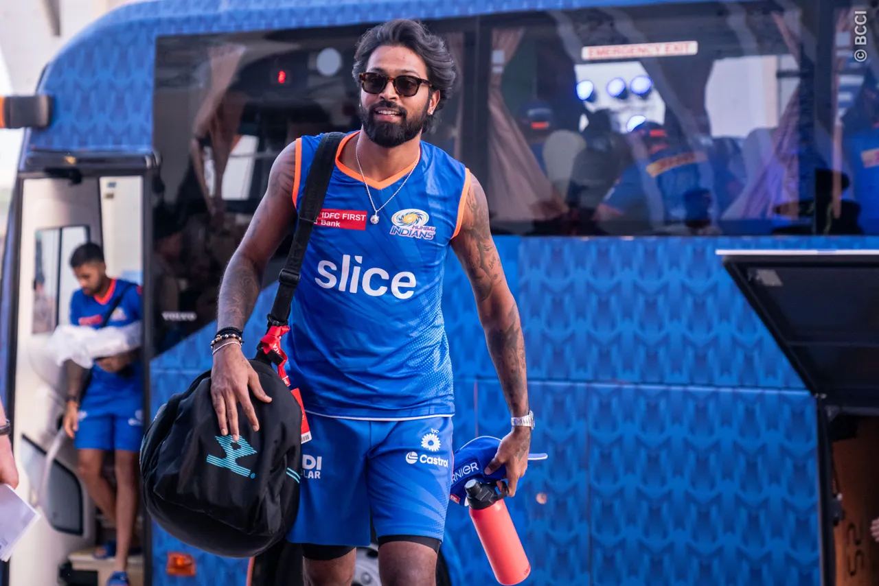 LSG vs MI |Twitter chuckles to Hardik's ‘gone with the wind’ as he departs for golden duck
