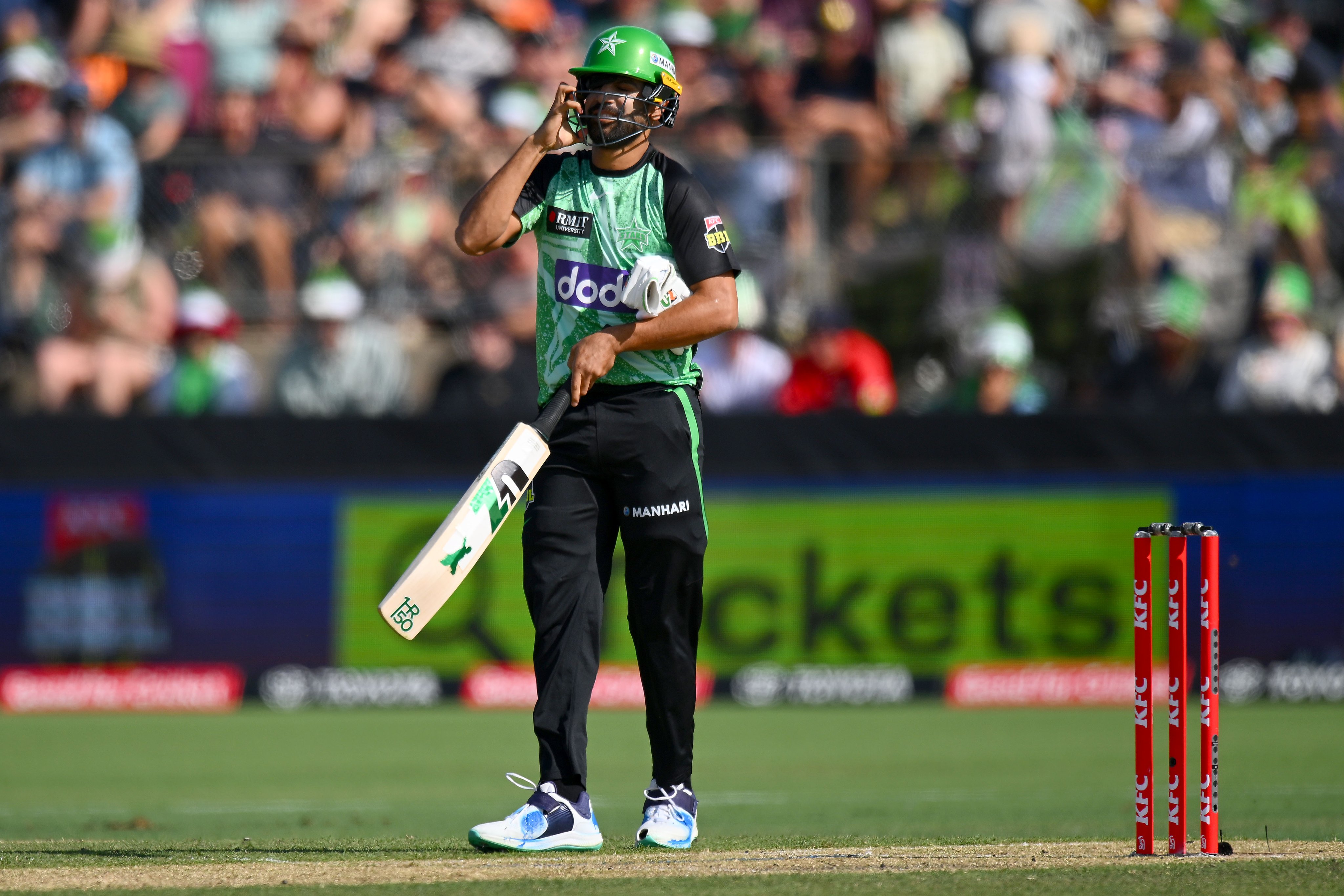 BBL 2023 | Twitter in splits as Haris Rauf forced to bat without pads in lieu of time-out threat