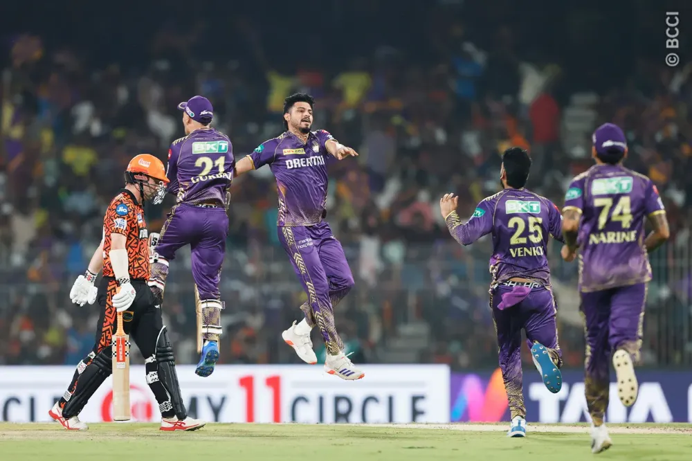 KKR vs SRH | Twitter abuzz as Travis Head upholds tradition and succumbs to non-blue jersey curse in IPL Final