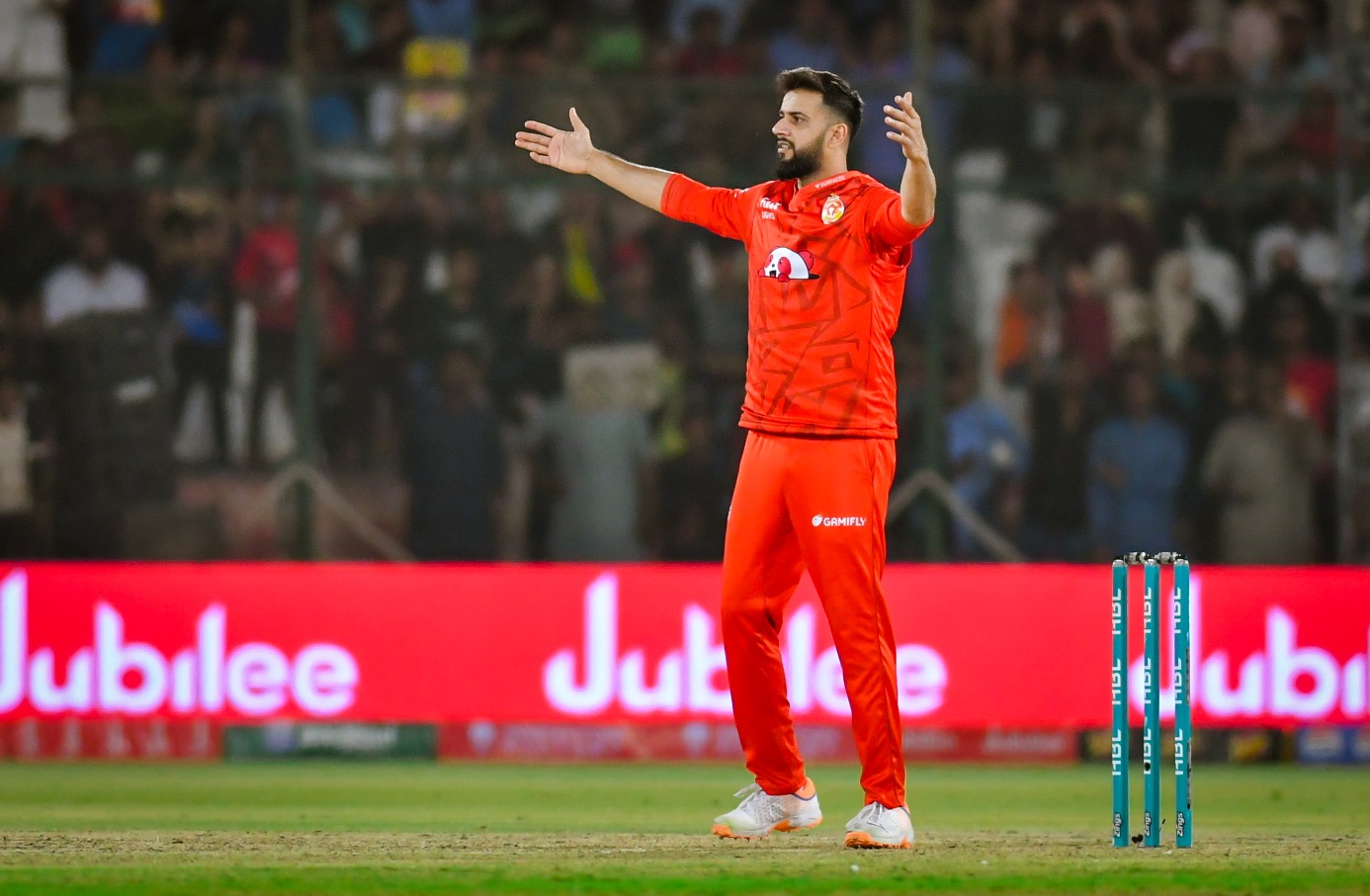 PSL Final | Twitter lauds Imad Wasim etching his name in history books with sensational fifer
