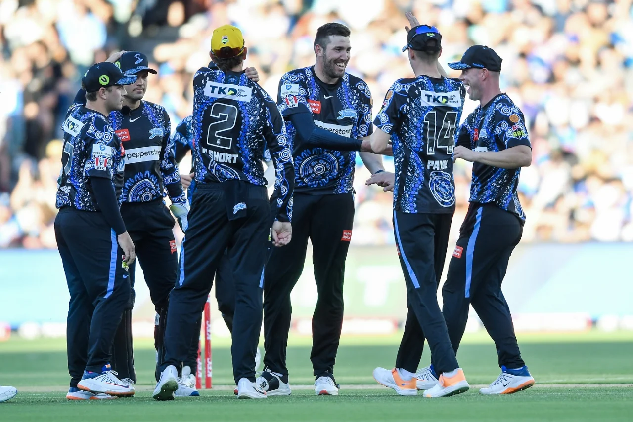 BBL 13| Twitter in splits as Nielsen's 'gully cricket' level of game awareness costs team hilarious single