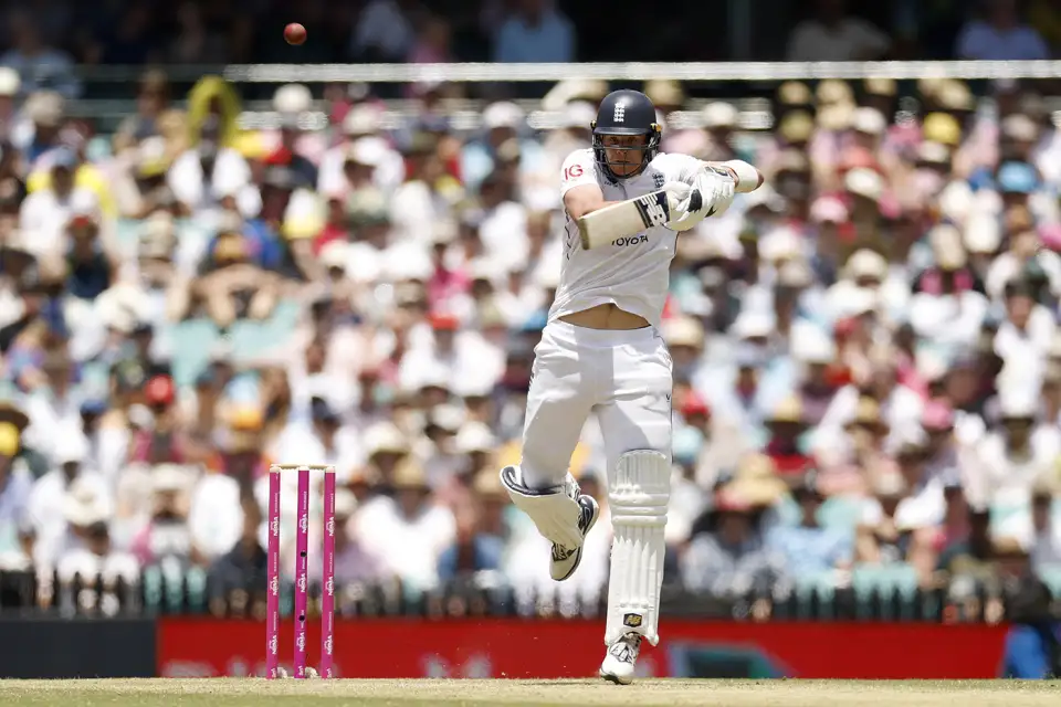 Jamie Smith scored a hazardous 47 on Day 2 of the fifth Ashes Test between Australia and England at the SCG on Monday