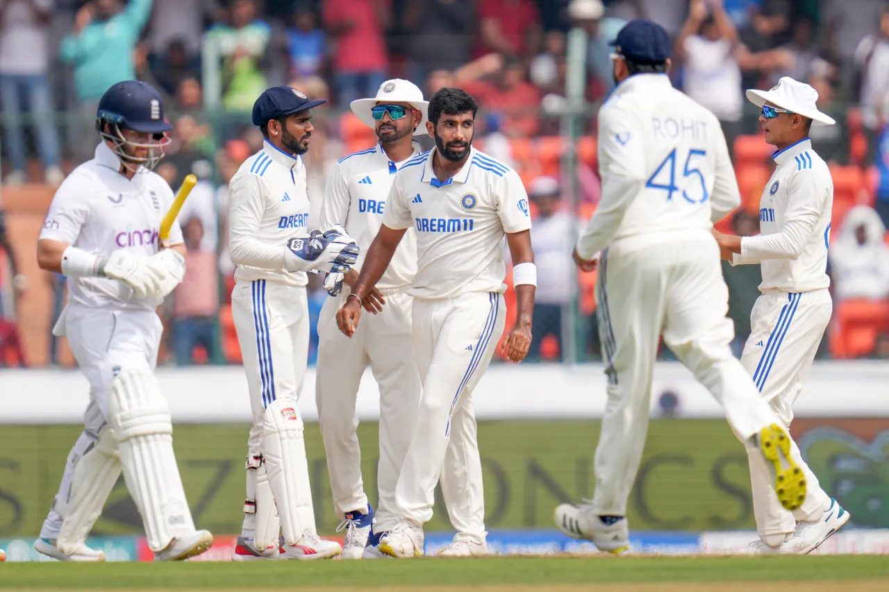 IND vs ENG | Twitter reacts as Bumrah's passions overflow resultng in Jaiswal getting stern telling off  