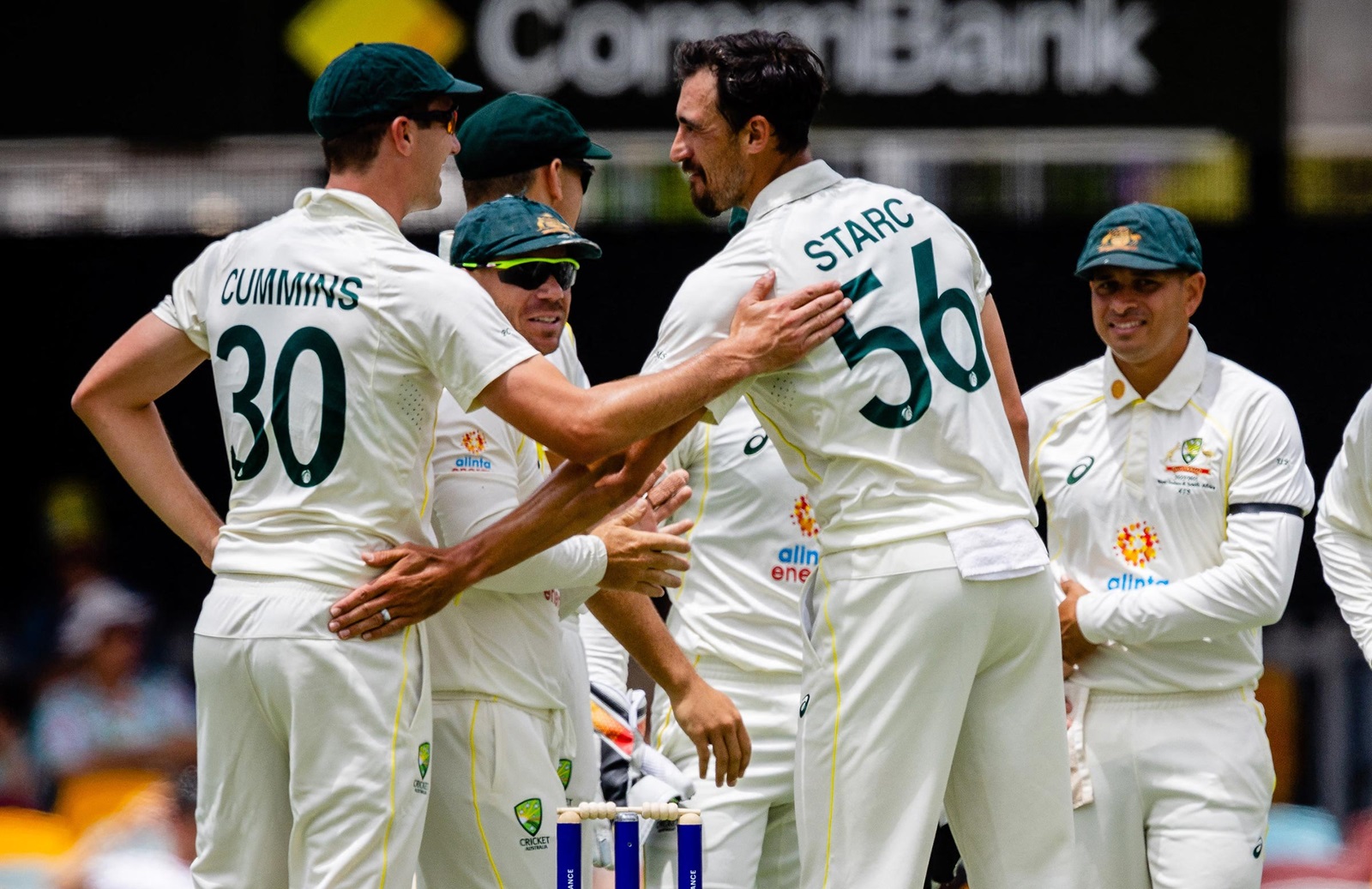 AUS vs SA | Twitter awes at Mitchell Starc breaking crucial Proteas deadlock by castling Temba Bavuma with absolute peach