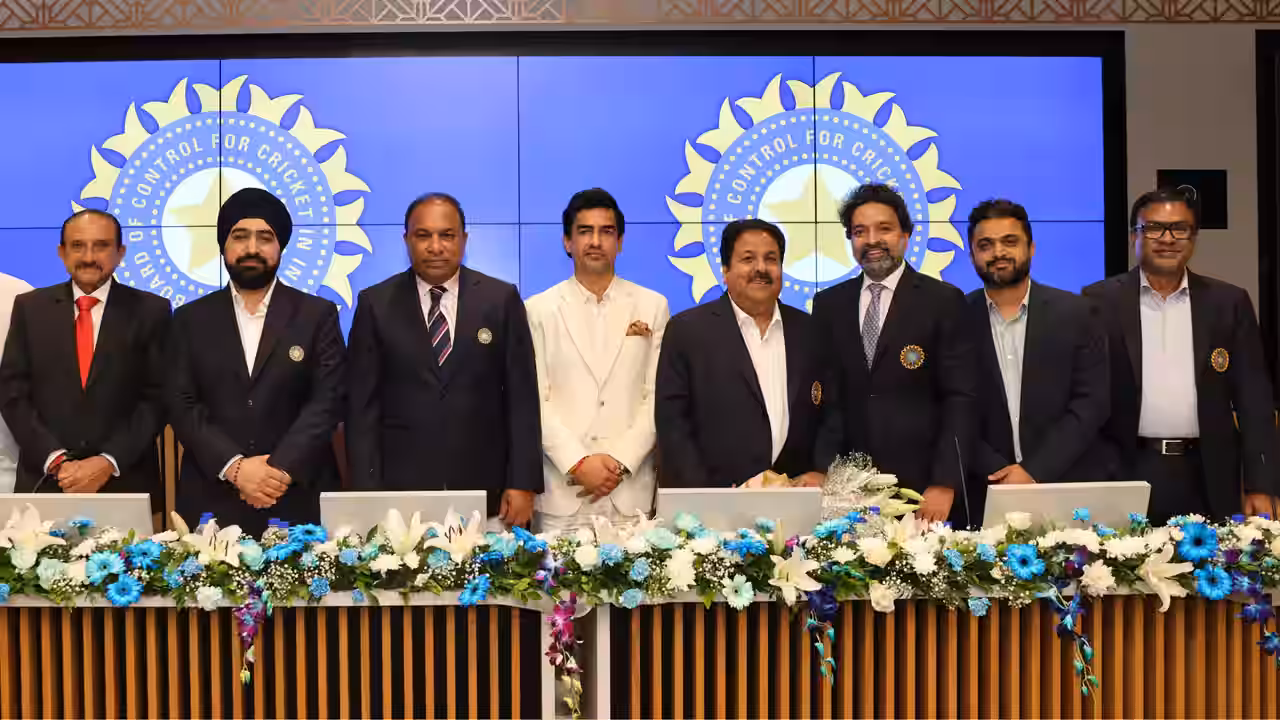 Former Delhi captain Mithun Manhas elected new BCCI President