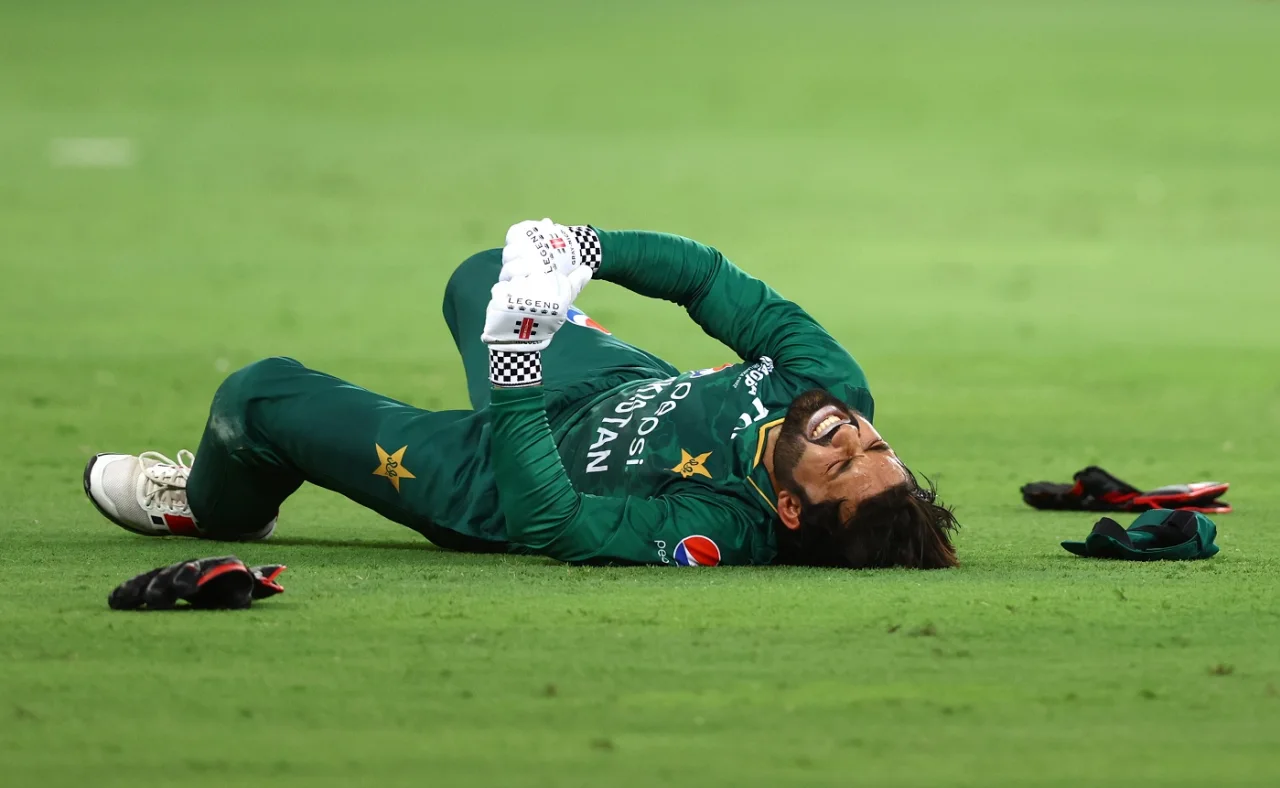 WATCH | Pakistan add to their legacy of fielding bloopers with another classic