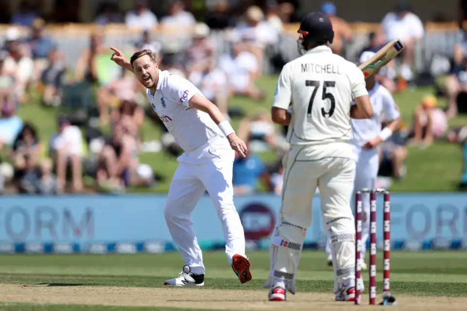WATCH, NZ vs ENG | Ollie Robinson runs the Kiwis amuck with perfect inseamer for his fourth scalp