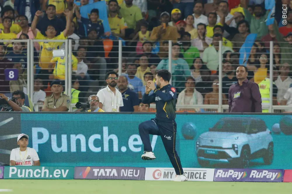 CSK vs GT | Twitter reacts to Rashid Khan's incredible gymnastics leaving in-form Gaikwad with rare bronze duck