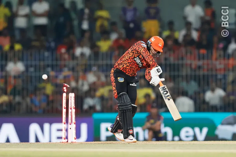 KKR vs SRH | Twitter reacts as Mitchell Starc’s produces ball of the tournament sending Abhishek Sharma packing in the Grand Finale
