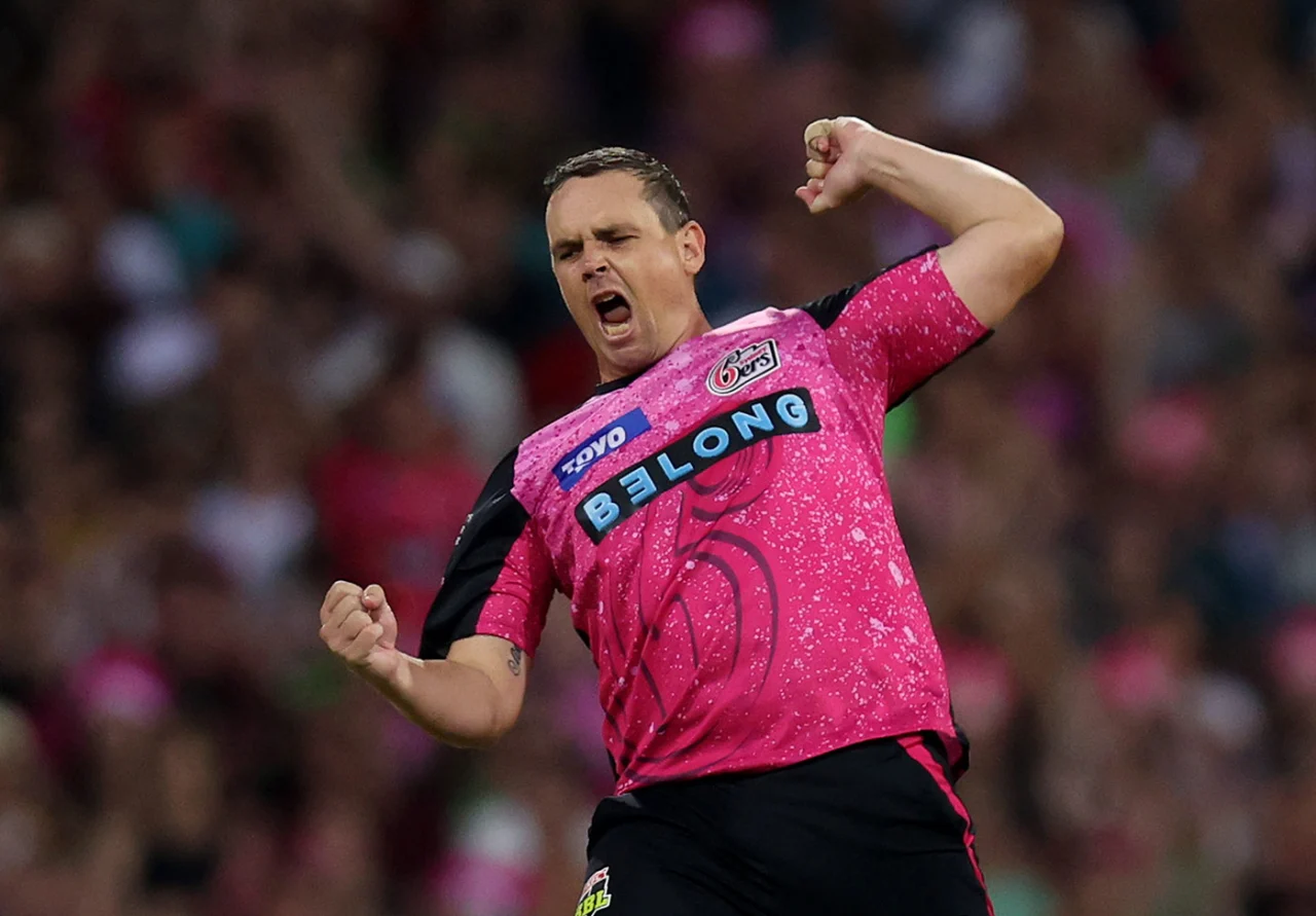 BBL 13 | Twitter erupts as Thunder collapse out of BBL enabling Sydney Sixers' progressing