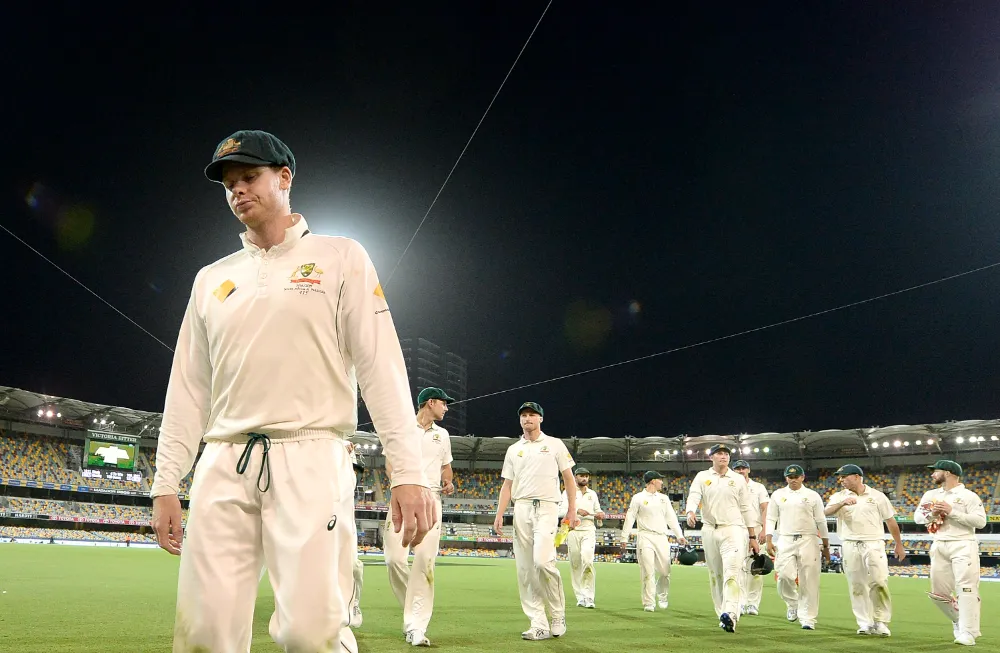 AUS vs PAK | Twitter reacts as piece of paper gives Aussies more trouble than Pakistan batsmen
