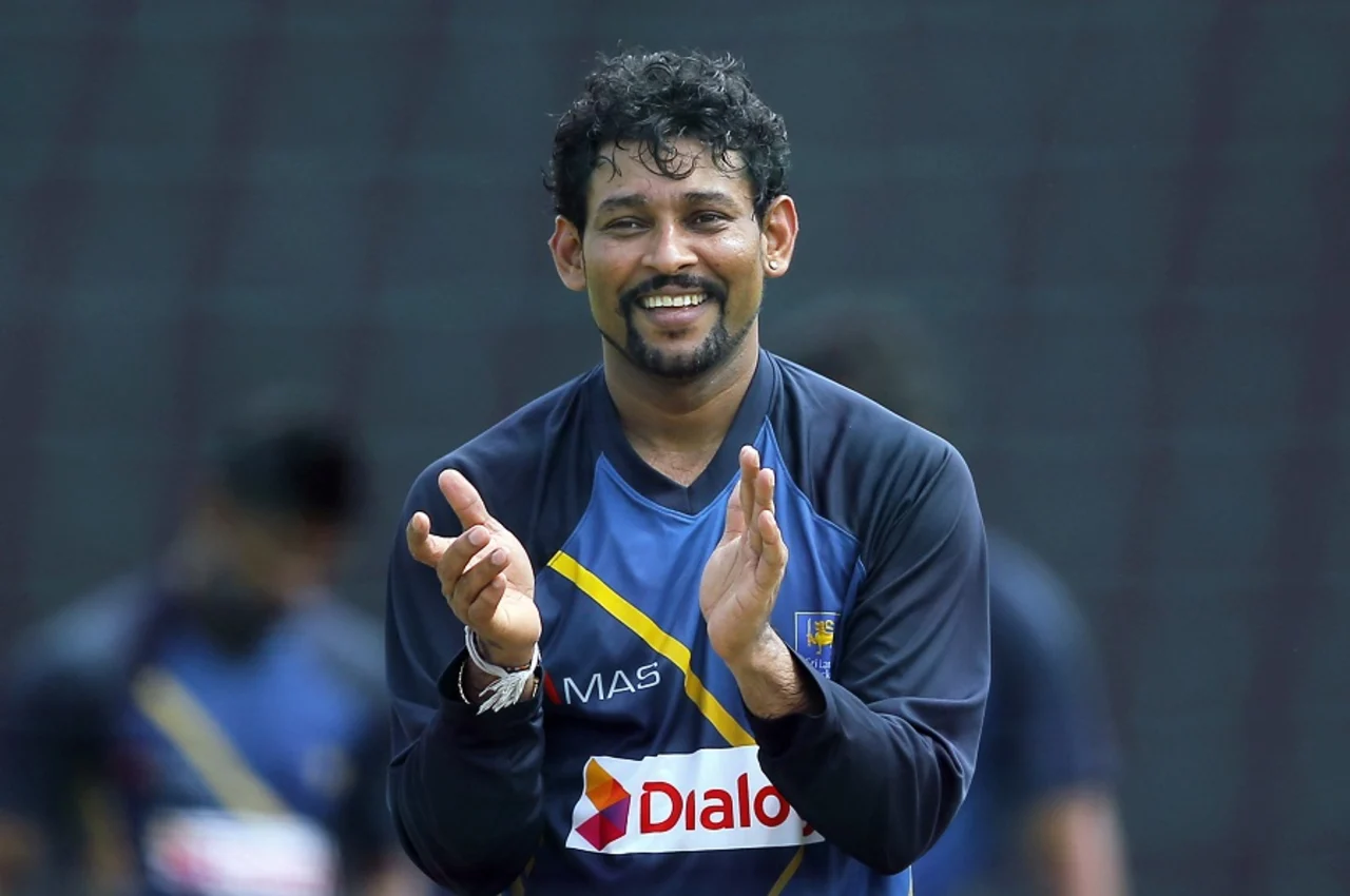 LLC 2023 | Twitter laughs as Dilshan mocks Shakib with Timed Out shenanigans 